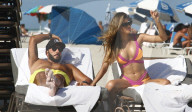 PEOPLE - Ariadna Gutierrez turtelt mit ihrem Cedric in Miami Beach