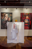 NEWS - Nackte Donald Trump Skulptur in der Power of Art House Gallerie