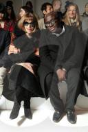 PEOPLE - Promis an der Fashion Week in Paris (weitere Bilder)