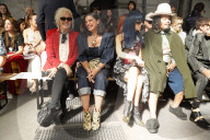 PEOPLE - Promis an der Fashion Week in Paris (weitere Bilder)