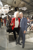 PEOPLE - Promis an der Fashion Week in Paris (weitere Bilder)