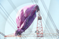 NEWS - Unglück in 70 Meter Höhe: Heißluftballon in Strommast