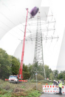 NEWS - Unglück in 70 Meter Höhe: Heißluftballon in Strommast