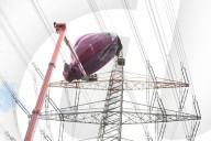 NEWS - Unglück in 70 Meter Höhe: Heißluftballon in Strommast