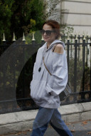 PEOPLE - Lindsay Lohan spaziert durch Paris