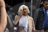 PEOPLE - Cardi B stellt sich nach Schlägerei in Stripclub