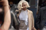 PEOPLE - Cardi B stellt sich nach Schlägerei in Stripclub