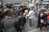 PEOPLE - Cardi B stellt sich nach Schlägerei in Stripclub