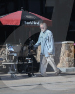 EXKLUSIV - Nick Nolte traurig auf Shoppingtour in Malibu