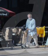 EXKLUSIV - Nick Nolte traurig auf Shoppingtour in Malibu