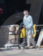 EXKLUSIV - Nick Nolte traurig auf Shoppingtour in Malibu