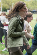 PEOPLE - Kate die Herzogin von Cambridge besucht die Sayers Croft Forest School