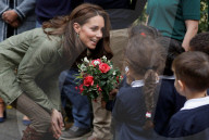 PEOPLE - Kate die Herzogin von Cambridge besucht die Sayers Croft Forest School