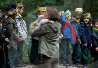 PEOPLE - Kate die Herzogin von Cambridge besucht die Sayers Croft Forest School