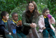 PEOPLE - Kate die Herzogin von Cambridge besucht die Sayers Croft Forest School