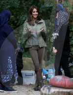PEOPLE - Kate die Herzogin von Cambridge besucht die Sayers Croft Forest School