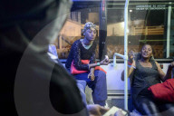 NEWS - Spanien: Gerettete Flüchtlinge landen in Malaga