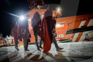NEWS - Spanien: Gerettete Flüchtlinge landen in Malaga