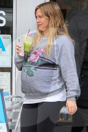 EXKLUSIV - Die hochschwangere Hilary Duff 