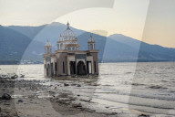 NEWS - Indonesien: Bilder der Zerstörung auf Sulawesi nach Erdbeben und Tsunami