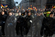 NEWS - Berlin: 'Wir für Deutschland' Marsch und 'Deutschland ist Brandstifter' Gegendemo