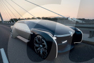FEATURE - All-Electric Robo-Vehicle von Renault 