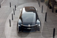 FEATURE - All-Electric Robo-Vehicle von Renault 