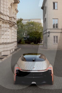 FEATURE - All-Electric Robo-Vehicle von Renault 