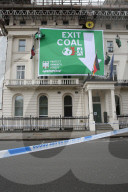 NEWS - London: Greenpeace protestiert vor der Deutschen Botschaft