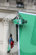 NEWS - London: Greenpeace protestiert vor der Deutschen Botschaft
