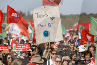 NEWS - Deutschland: Zehntausende protestieren am Hambacher Forst für Kohle-Ausstieg