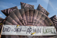 NEWS - Deutschland: Zehntausende protestieren am Hambacher Forst für Kohle-Ausstieg