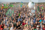 NEWS - Deutschland: Zehntausende protestieren am Hambacher Forst für Kohle-Ausstieg