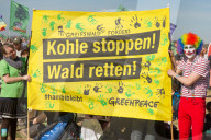 NEWS - Deutschland: Zehntausende protestieren am Hambacher Forst für Kohle-Ausstieg