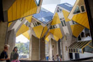 FEATURE - Würfelförmige Kubushäuser in Rotterdam