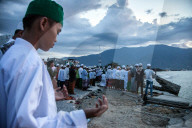 NEWS - Indonesien: VerwÃ¼stung nach Erdbeben und Tsunami auf Sulawesi