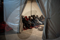 NEWS - Spanien: Gerettete Flüchtlinge in Malaga