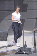 PEOPLE - Ashley Graham trainiert im Crossfit