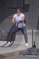 PEOPLE - Ashley Graham trainiert im Crossfit