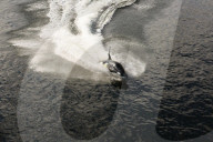 FEATURE - Wal Jet-Ski Submarine auf der Themse in London