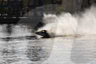 FEATURE - Wal Jet-Ski Submarine auf der Themse in London
