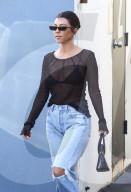 PEOPLE - Kourtney Kardashian verlässt die TV-Studios 