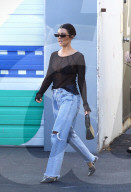 PEOPLE - Kourtney Kardashian verlässt die TV-Studios 