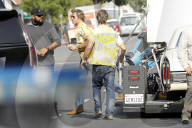 PEOPLE - Brad Pitt mit seinem Double auf dem Filmset zu 'Once Upon a Time in Hollywood'