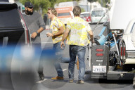 PEOPLE - Brad Pitt mit seinem Double auf dem Filmset zu 'Once Upon a Time in Hollywood'
