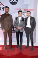 PEOPLE - American Music Awards: Promis auf dem Roten Teppich