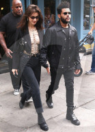 PEOPLE - Bella Hadid feiert mit The Weeknd ihren 22. Geburtstag in New York