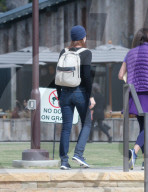 EXKLUSIV - Nach Heilung von Brustkrebs: Marcia Cross in Malibu unterwegs 