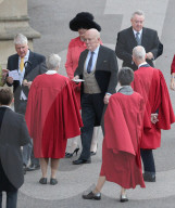PEOPLE - Windige Hochzeitin Windsor: Erste Gäste auf dem Weg in die Kirche