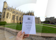PEOPLE - Windige Hochzeitin Windsor: Erste Gäste auf dem Weg in die Kirche